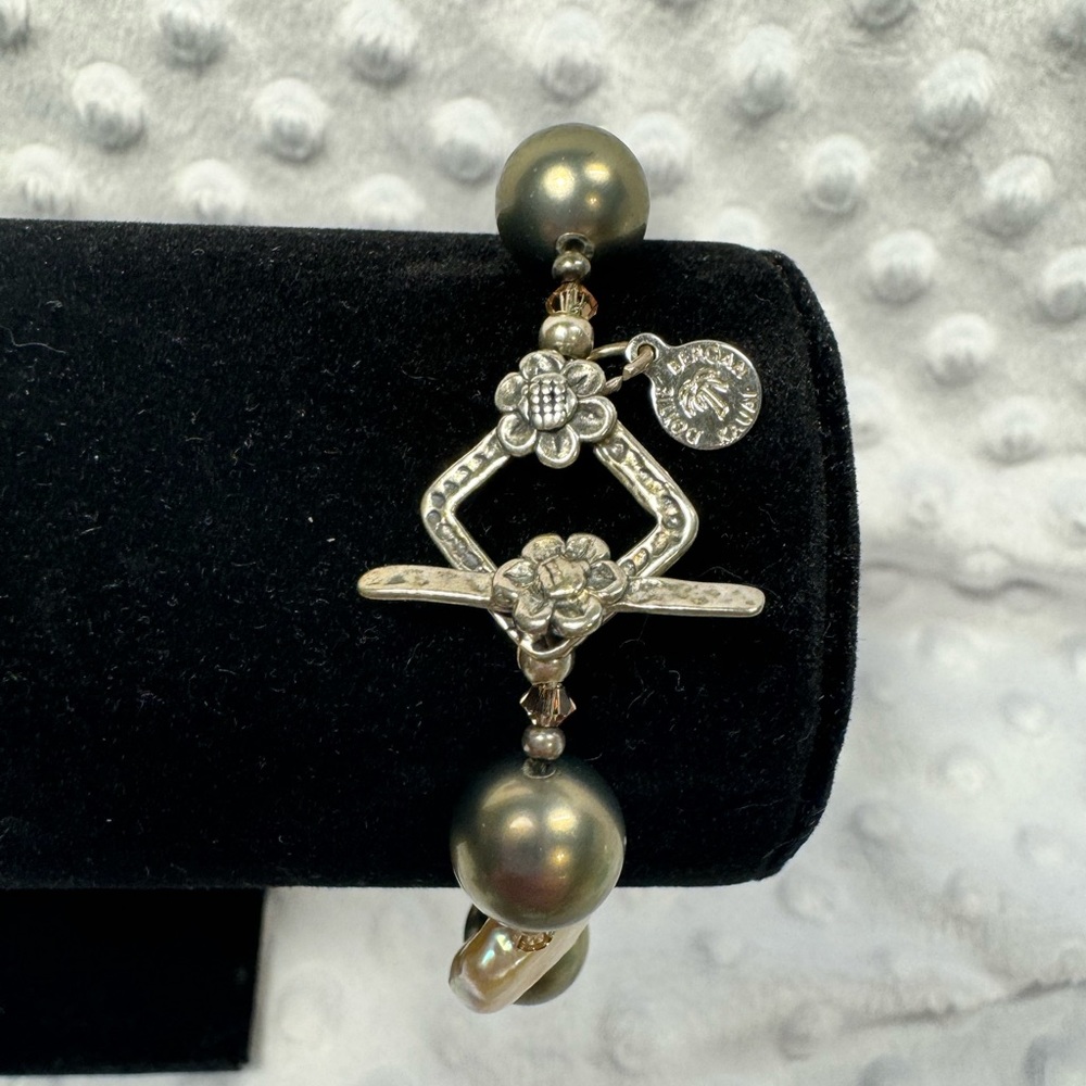 Pearl and Shell Bracelet Handmade in Kauai
